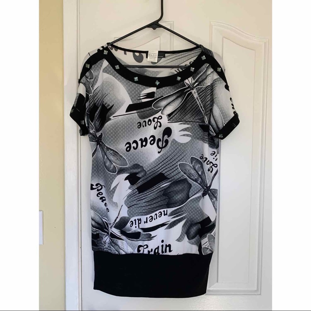 Long dress shirt from Flora by Fashion in Medium